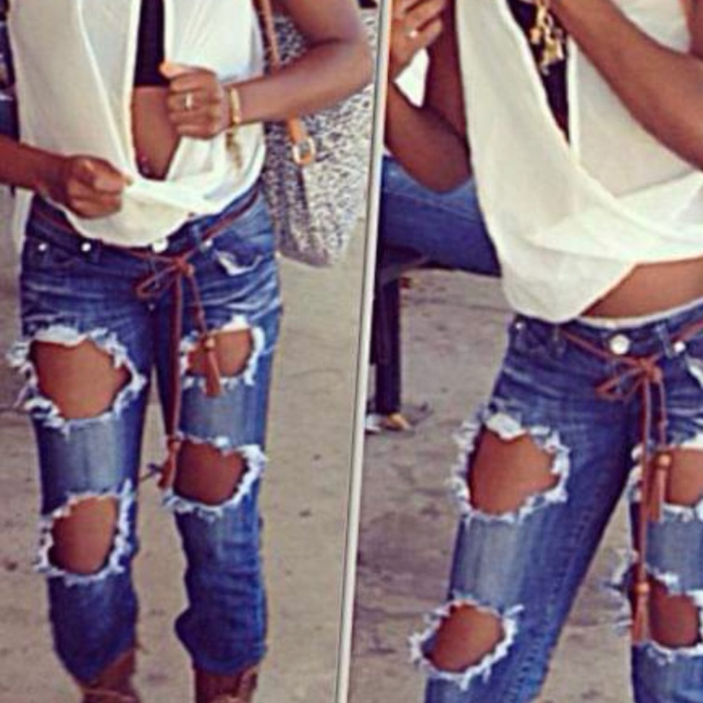 Ripped jeans mid-length
